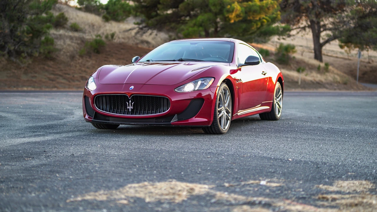 2013 Maserati GranTurismo MC Stradale - Image 3 of 31