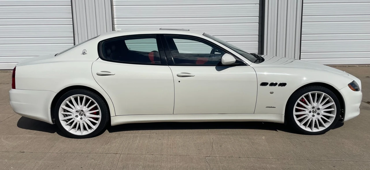 2013 Maserati Quattroporte 5th Gen - Image 2 of 20