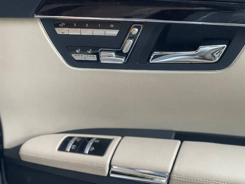 2013 Maybach - Image 11 of 12