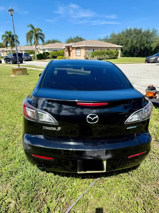 2013 Mazda Mazda 3 2nd Gen - Image 2 of 2