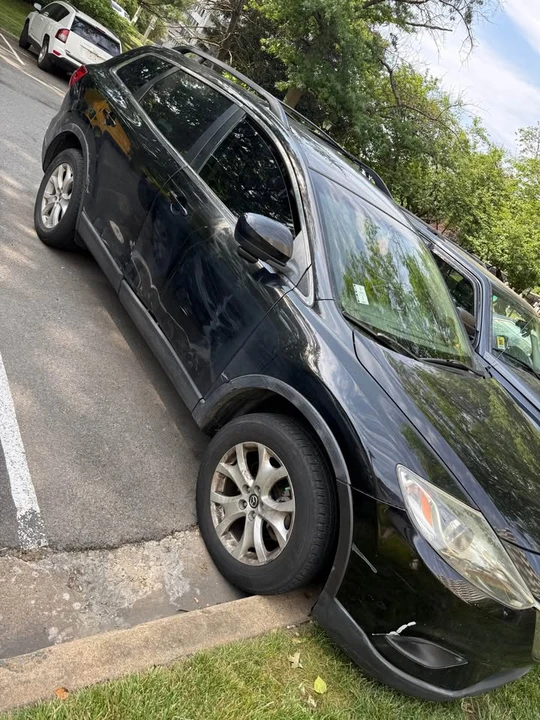2013 Mazda CX-9 - Image 2 of 10