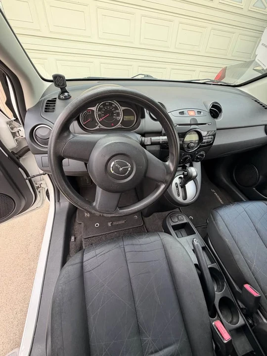 2013 Mazda Mazda 2 2nd Gen - Image 12 of 18
