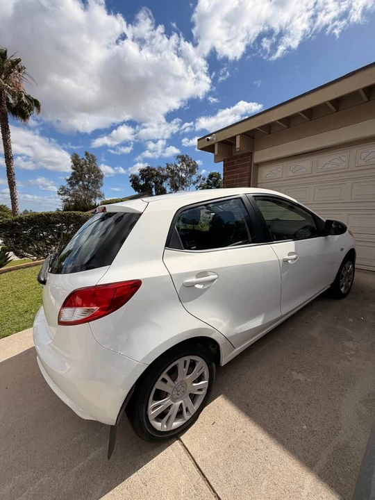 2013 Mazda Mazda 2 2nd Gen - Image 3 of 18