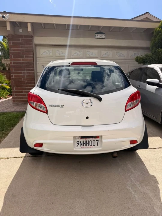 2013 Mazda Mazda 2 2nd Gen - Image 2 of 18