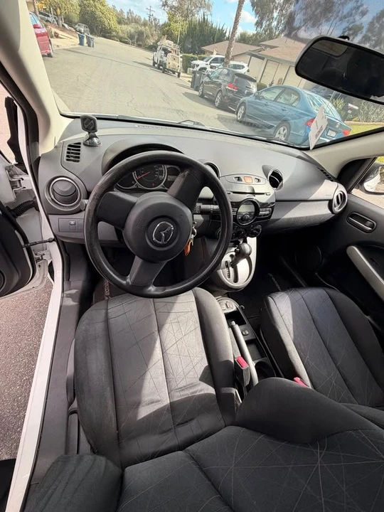 2013 Mazda Mazda 2 2nd Gen - Image 16 of 18