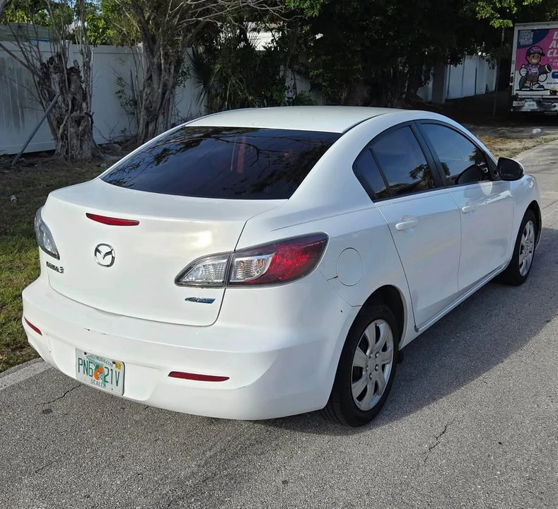 2013 Mazda Mazda 3 2nd Gen - Image 4 of 18