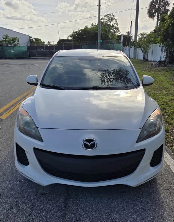 2013 Mazda Mazda 3 2nd Gen - Image 2 of 18
