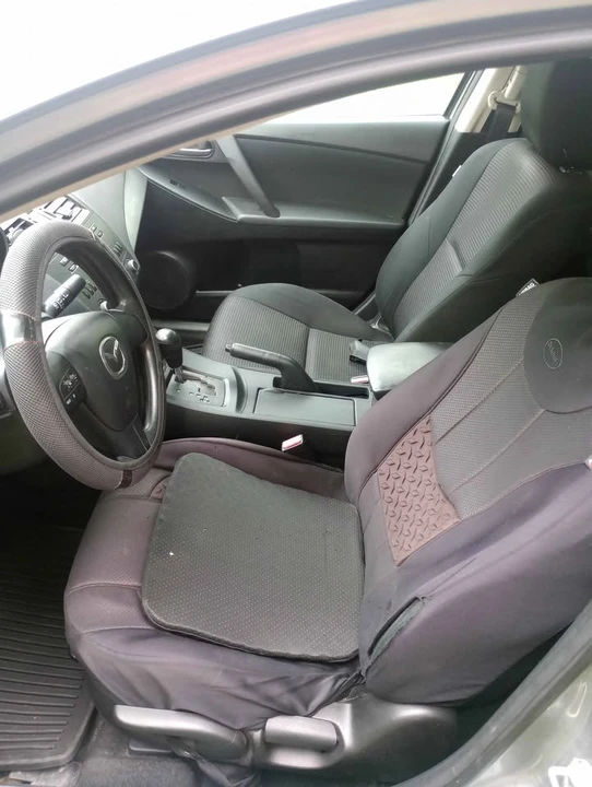2013 Mazda Mazda 3 2nd Gen - Image 4 of 8