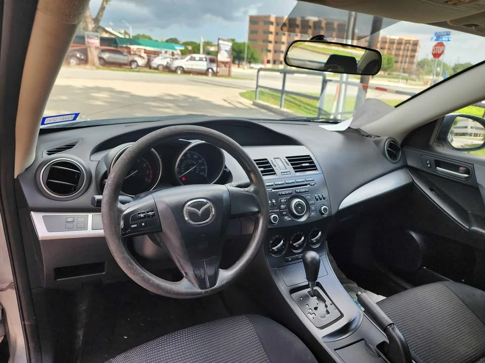 2013 Mazda Mazda 3 2nd Gen - Image 13 of 15