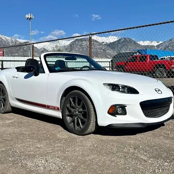 2013 Mazda MX-5 Miata Club Convertible w/ Hard Top