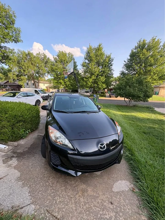 2013 Mazda Mazda 3 2nd Gen - Image 2 of 10