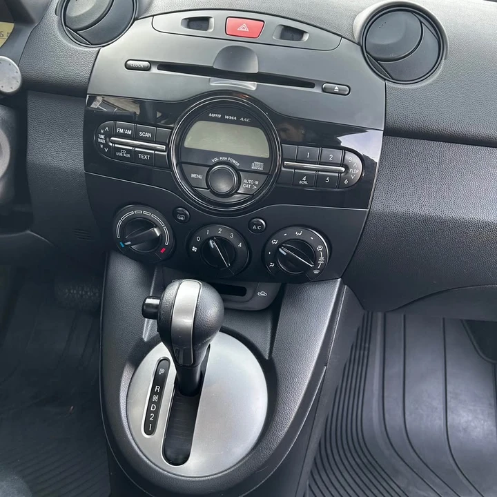 2013 Mazda Mazda 2 2nd Gen - Image 12 of 15