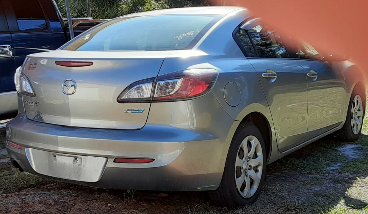 2013 Mazda Mazda 3 2nd Gen - Image 4 of 12
