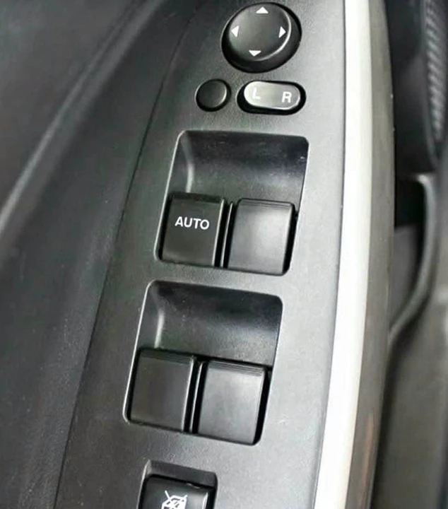 2013 Mazda Mazda 2 2nd Gen - Image 8 of 10