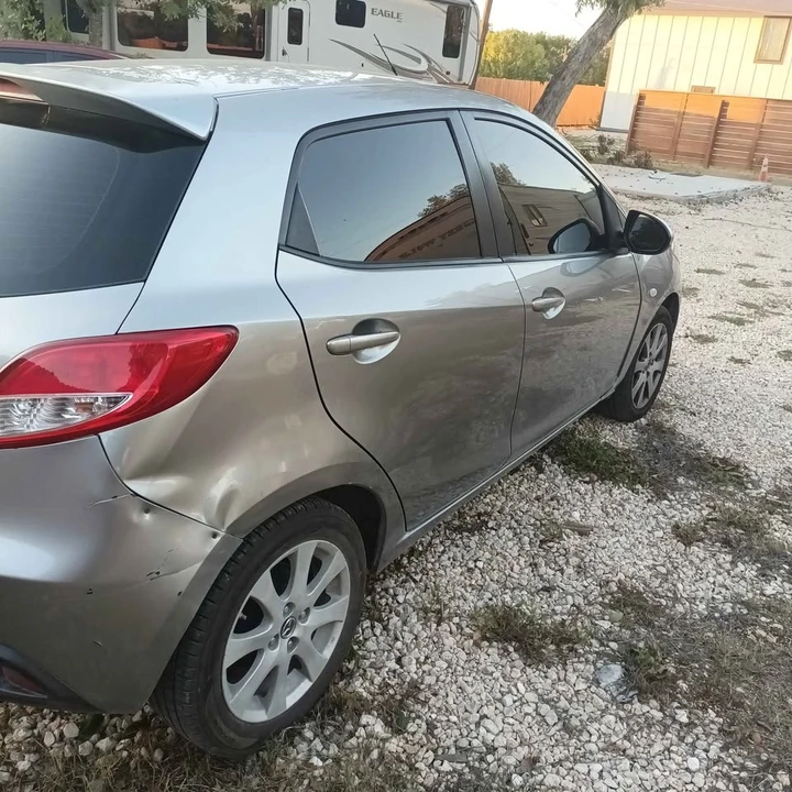 2013 Mazda Mazda 2 2nd Gen - Image 6 of 9