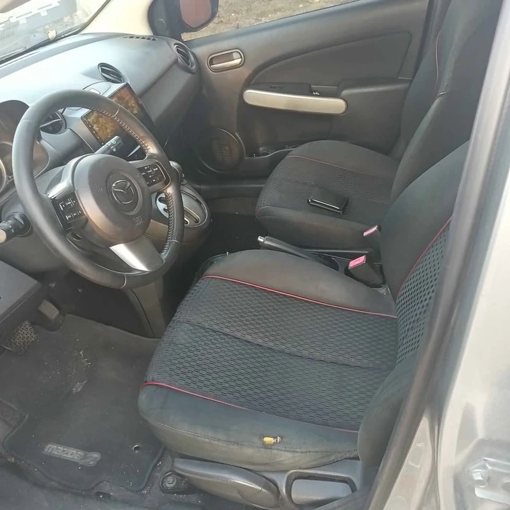 2013 Mazda Mazda 2 2nd Gen - Image 4 of 9