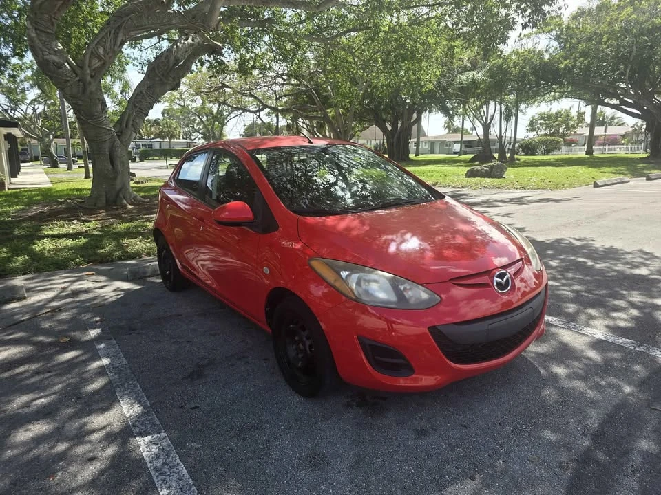2013 Mazda Mazda 2 2nd Gen - Image 6 of 14