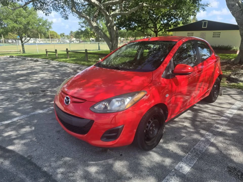 2013 Mazda Mazda 2 2nd Gen - Image 2 of 14
