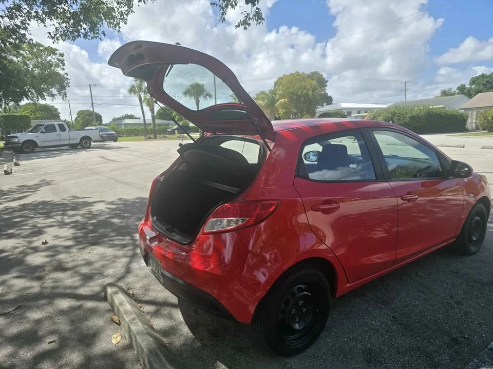 2013 Mazda Mazda 2 2nd Gen - Image 8 of 14