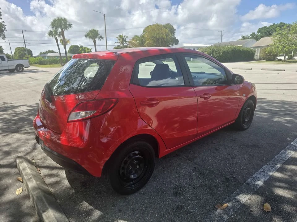 2013 Mazda Mazda 2 2nd Gen - Image 9 of 14