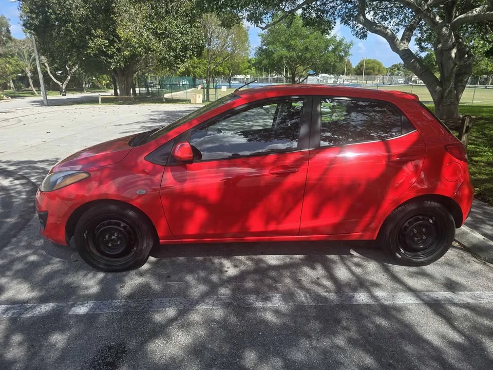 2013 Mazda Mazda 2 2nd Gen - Image 4 of 14