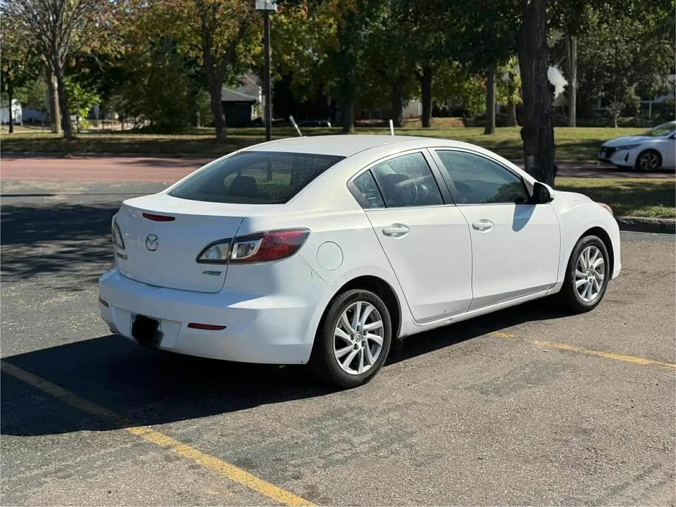 2013 Mazda Mazda 3 2nd Gen - Image 4 of 8