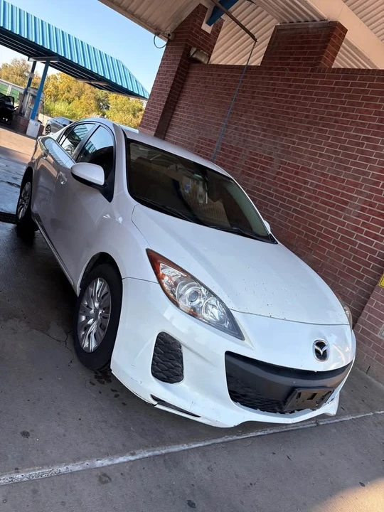 2013 Mazda Mazda 3 2nd Gen - Image 2 of 11