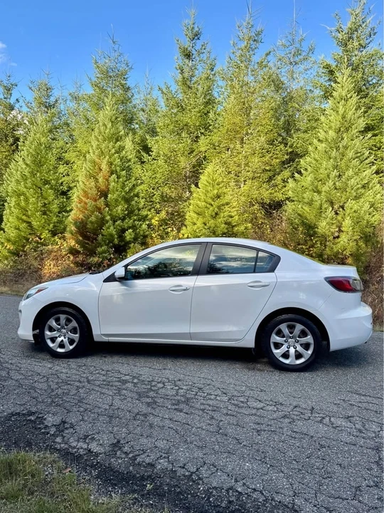 2013 Mazda Mazda 3 2nd Gen - Image 4 of 13
