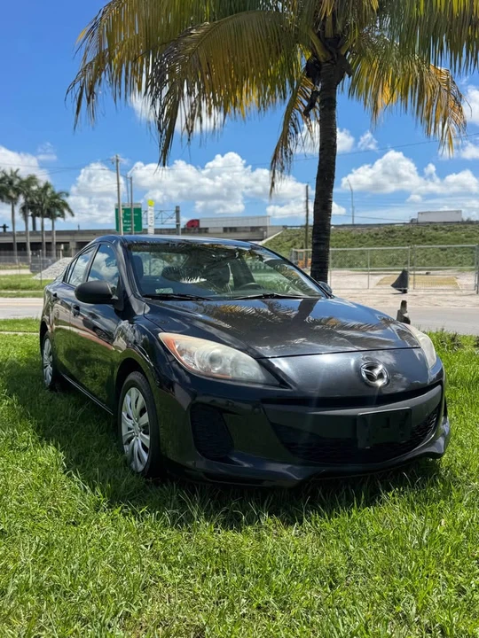2013 Mazda Mazda 3 2nd Gen - Image 2 of 9