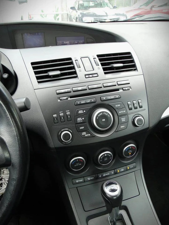 2013 Mazda Mazda 3 2nd Gen - Image 6 of 14