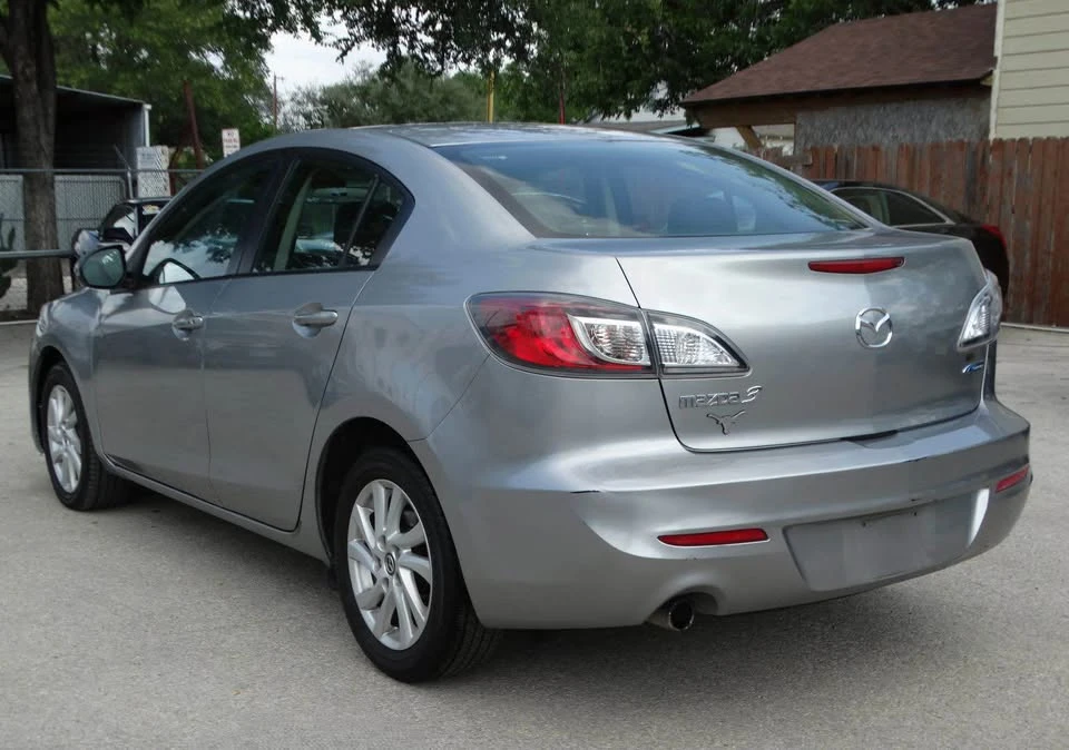 2013 Mazda Mazda 3 2nd Gen - Image 2 of 14