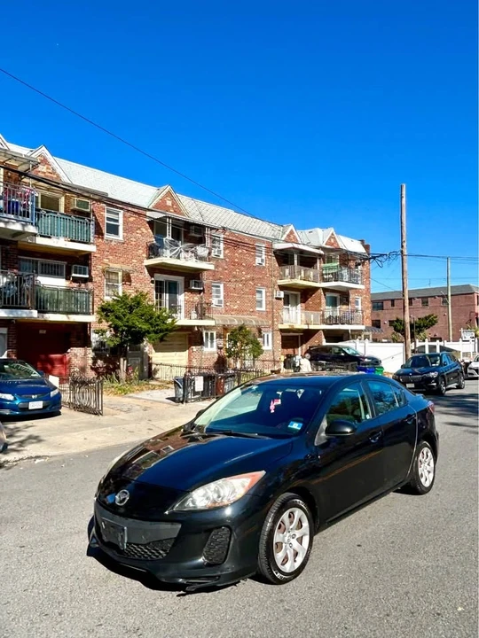 2013 Mazda Mazda 3 2nd Gen - Image 2 of 9