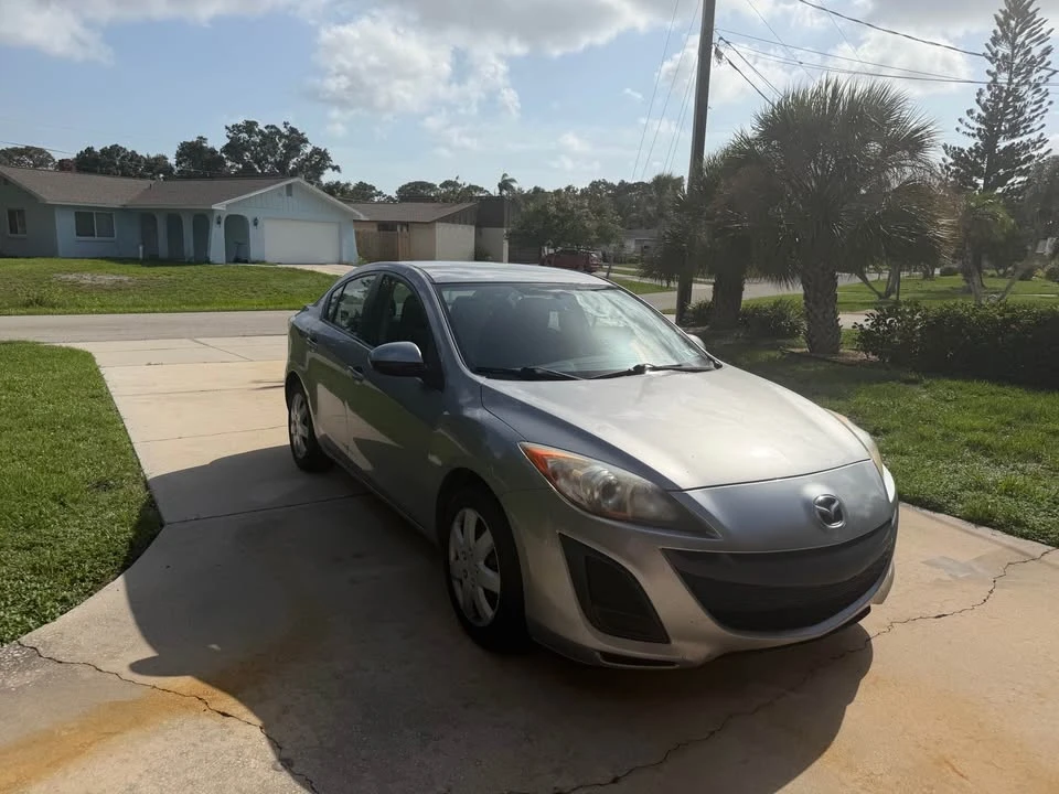2013 Mazda Mazda 3 2nd Gen - Image 2 of 10