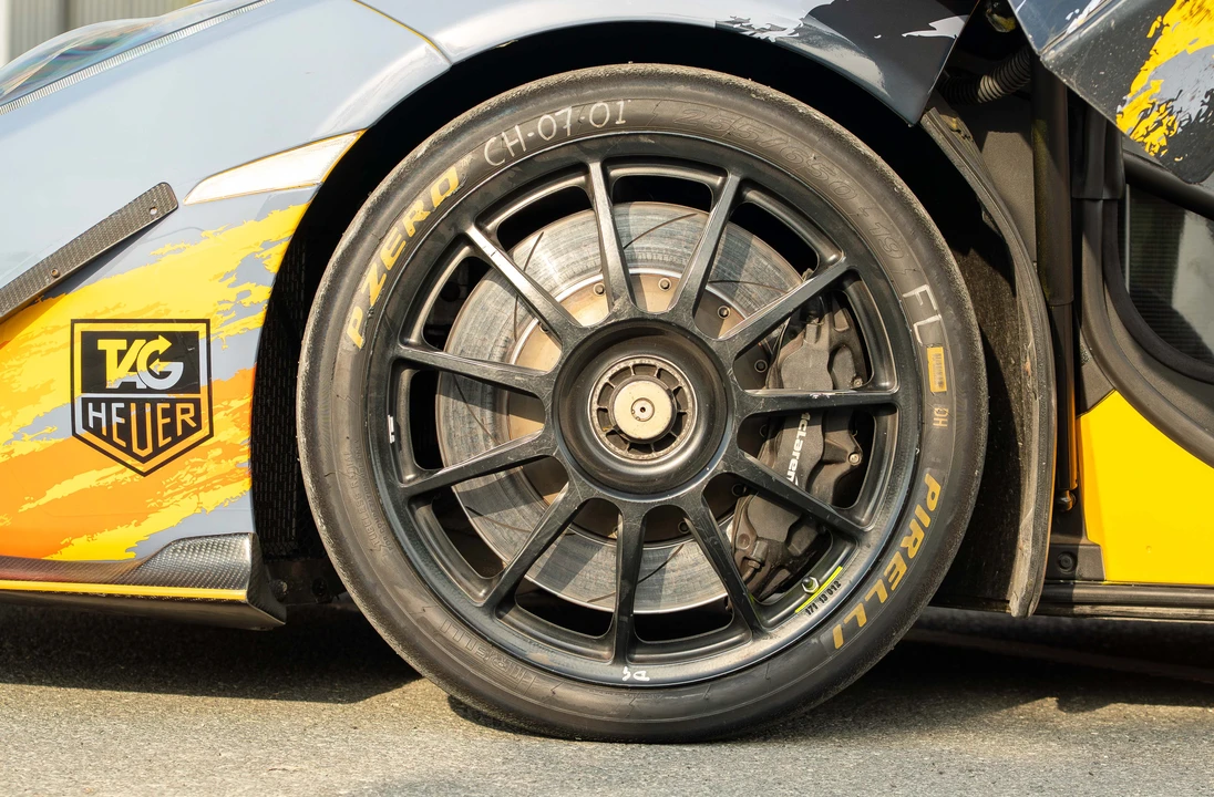 2013 McLaren MP4-12C - Image 28 of 31