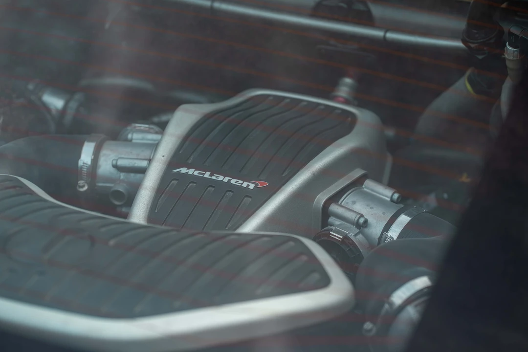 2013 McLaren MP4-12C - Image 19 of 31