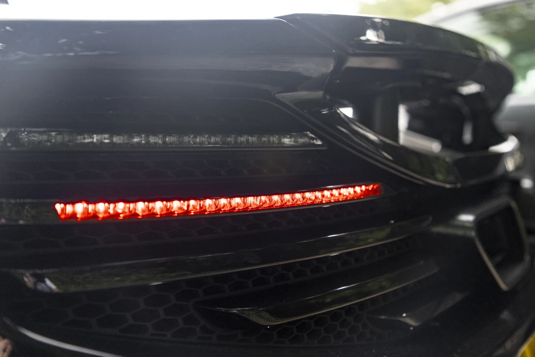 2013 McLaren MP4-12C - Image 24 of 31