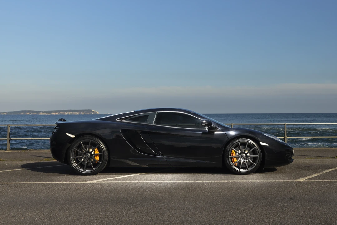 2013 McLaren MP4-12C - Image 9 of 31