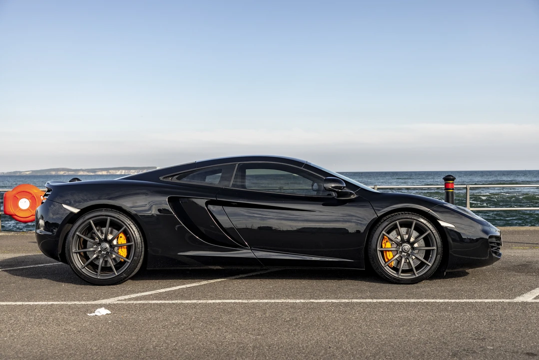 2013 McLaren MP4-12C - Image 4 of 31