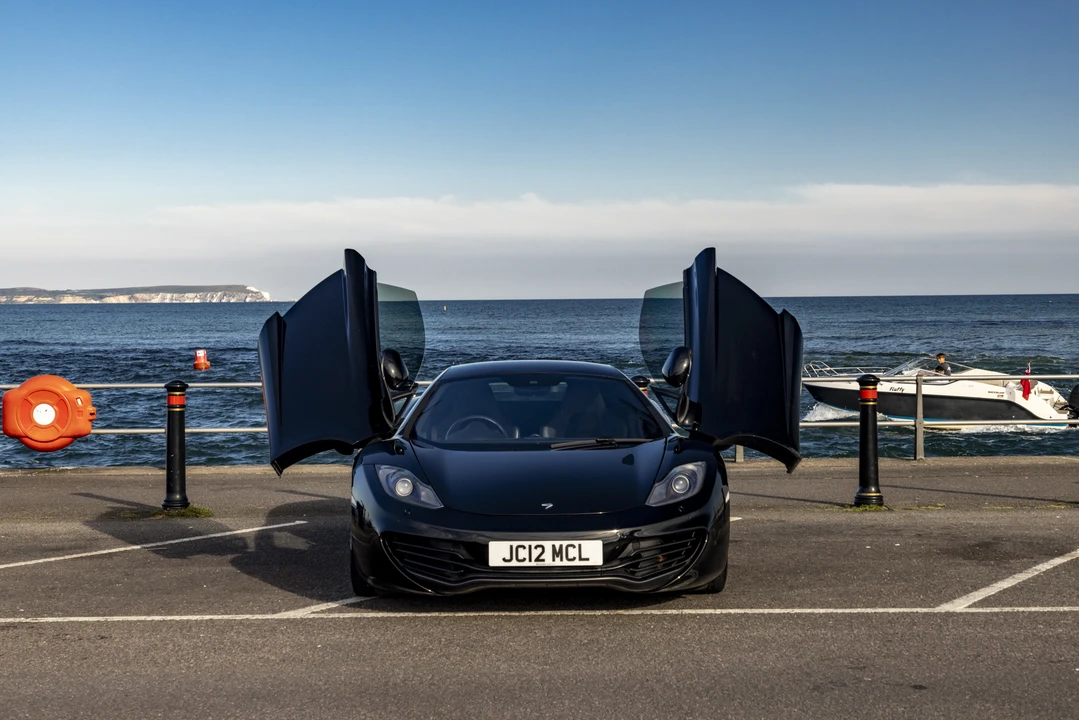 2013 McLaren MP4-12C - Image 10 of 31