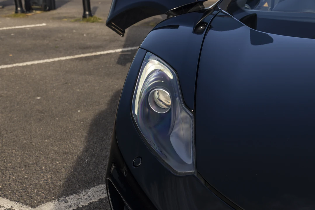 2013 McLaren MP4-12C - Image 15 of 31