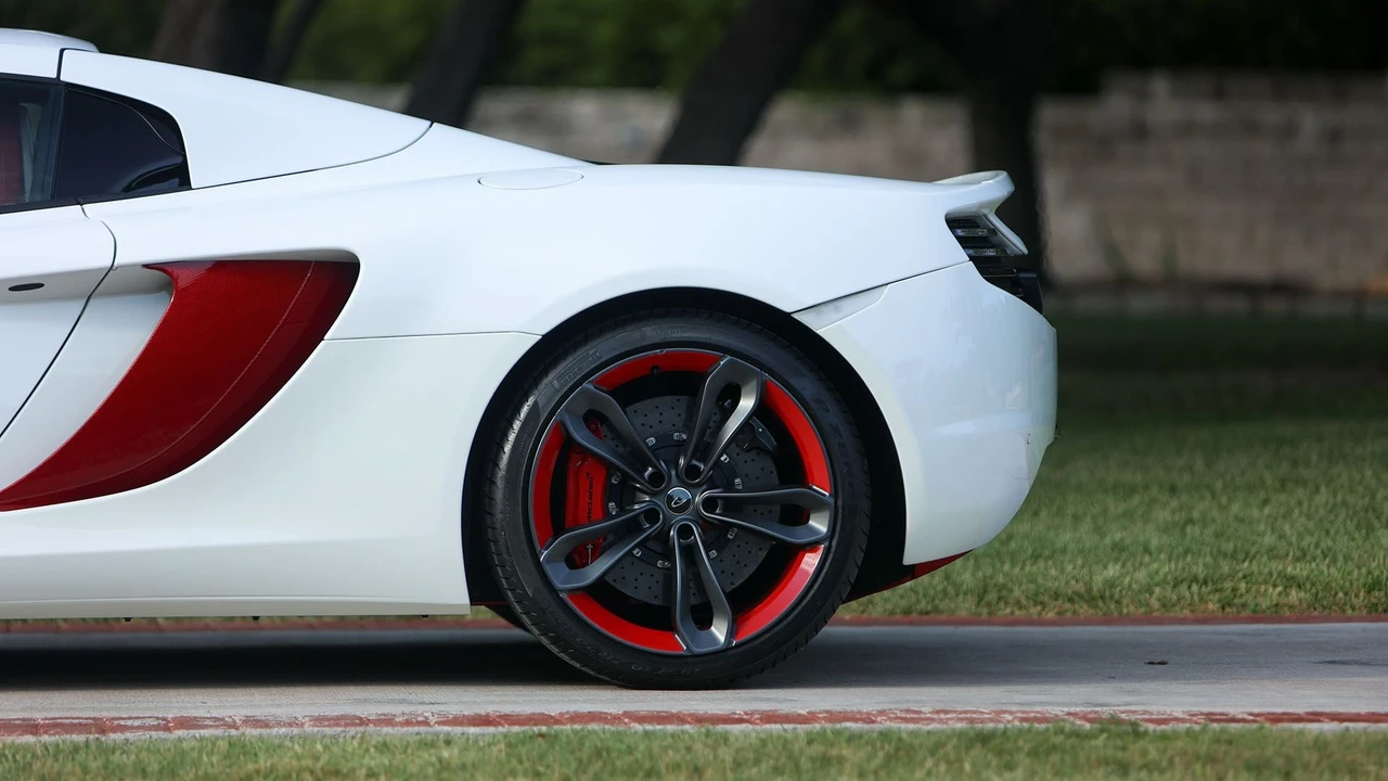 2013 McLaren MP4-12C Spider - Image 29 of 31