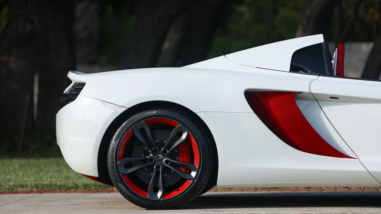 2013 McLaren MP4-12C Spider - Image 30 of 31