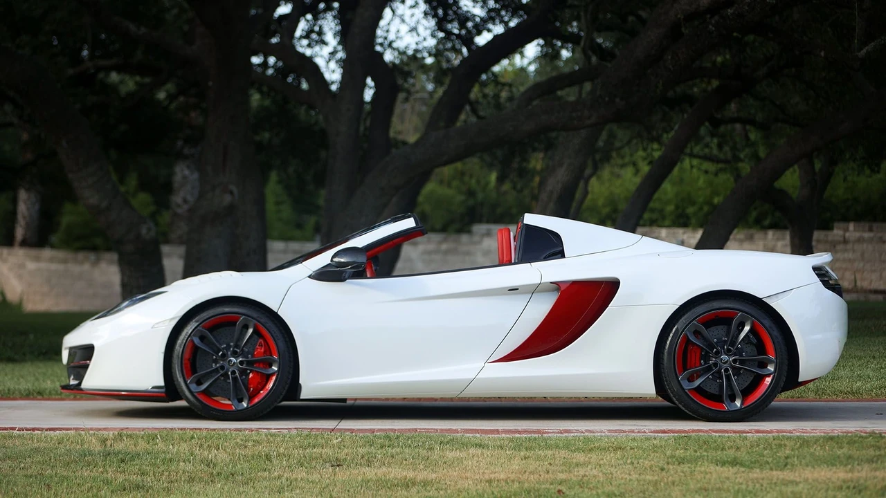 2013 McLaren MP4-12C Spider - Image 16 of 31