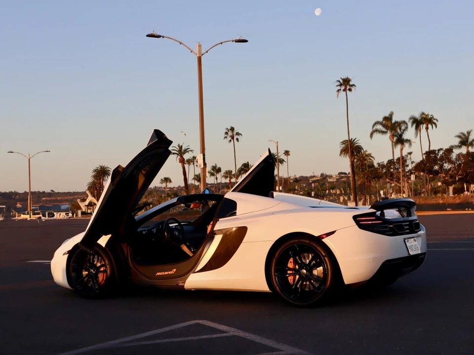 2013 McLaren MP4-12C Spider - Image 11 of 31