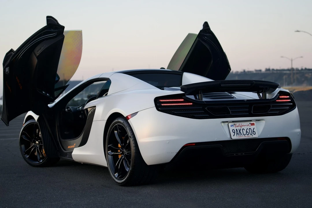 2013 McLaren MP4-12C Spider - Image 13 of 31