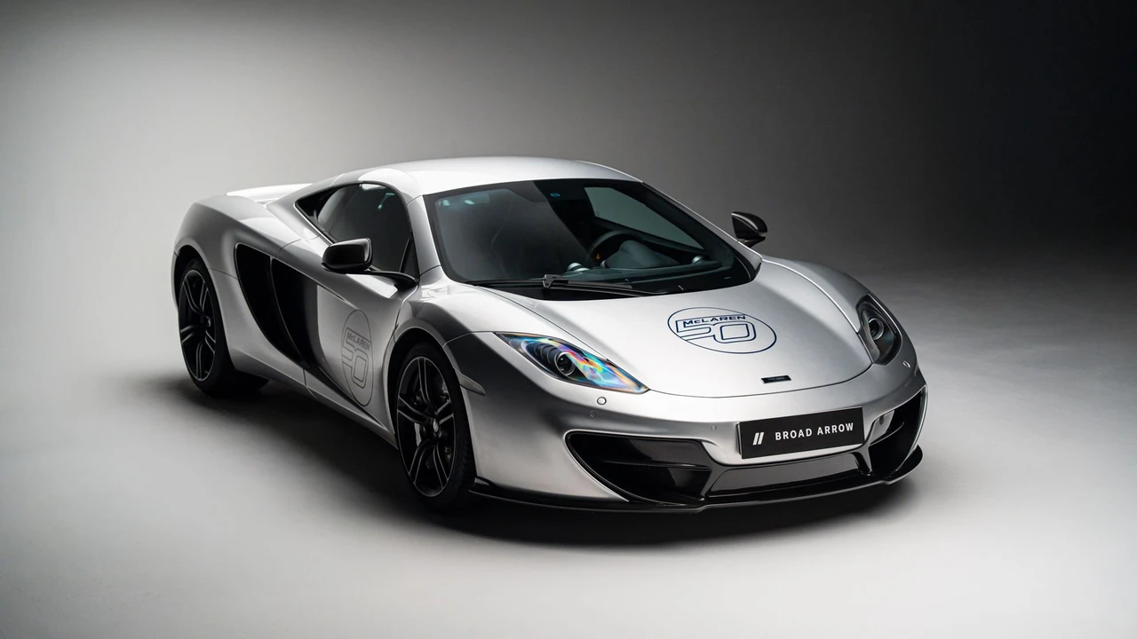 2013 McLaren MP4-12C Spider - Image 16 of 31