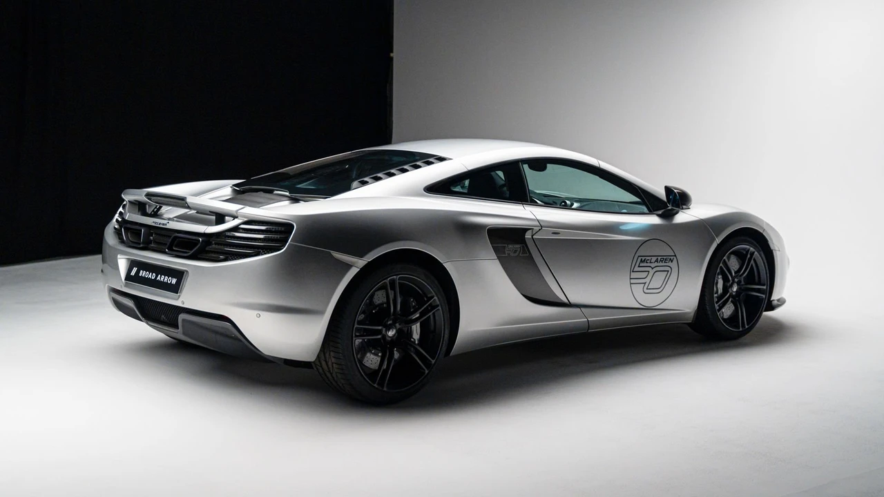 2013 McLaren MP4-12C Spider - Image 21 of 31