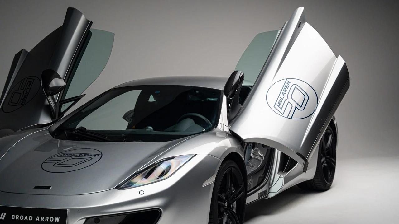 2013 McLaren MP4-12C Spider - Image 25 of 31