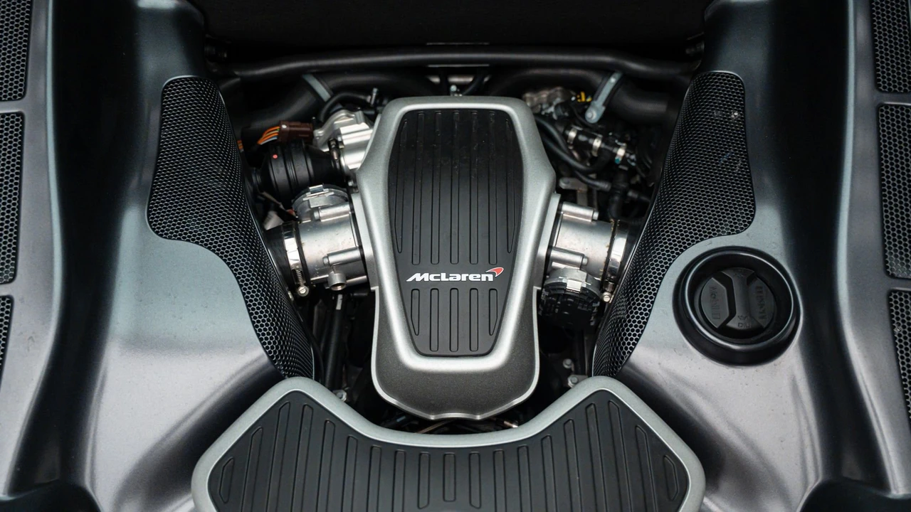 2013 McLaren MP4-12C Spider - Image 7 of 31