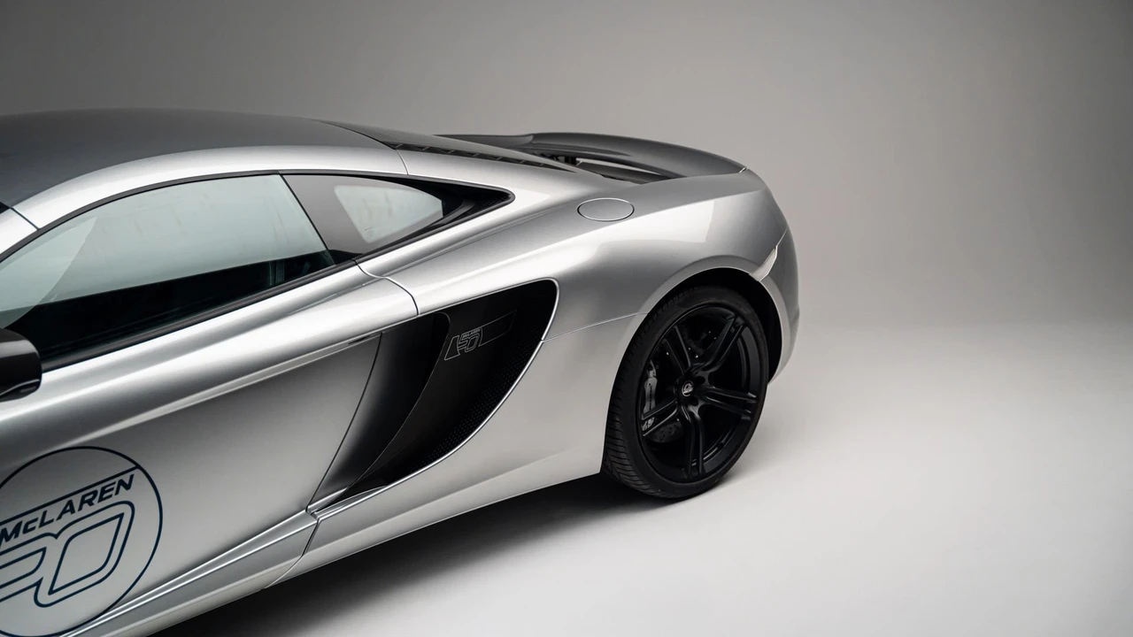 2013 McLaren MP4-12C Spider - Image 13 of 31